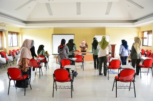 PELATIHAN SERVICE EXCELLENCE FOR NUTRITIONIST AND KITCHEN STAFFS