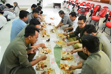 Pengajian Pegawai dengan Tema 